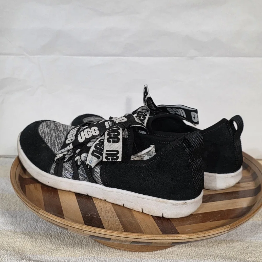UGG SEAWAY SNEAKER  Women's Girls Size 4 (Youth) Ribbon Laces Shimmer